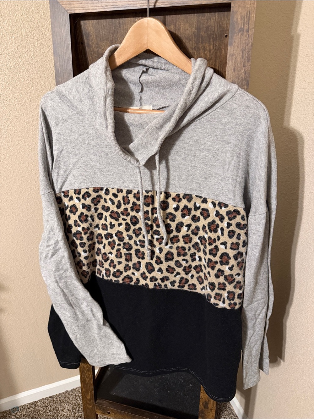 Women’s Grey Hooded Colorblock Sweater with Leopard Panel